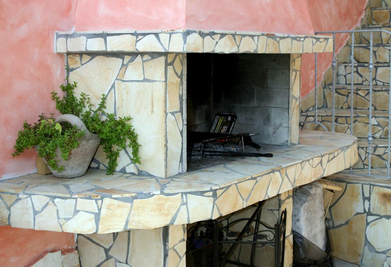 L'Isola Felice Apartment Monserrato Εξωτερικό φωτογραφία
