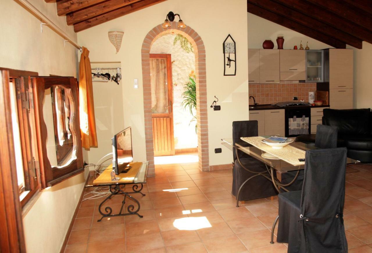 L'Isola Felice Apartment Monserrato Εξωτερικό φωτογραφία
