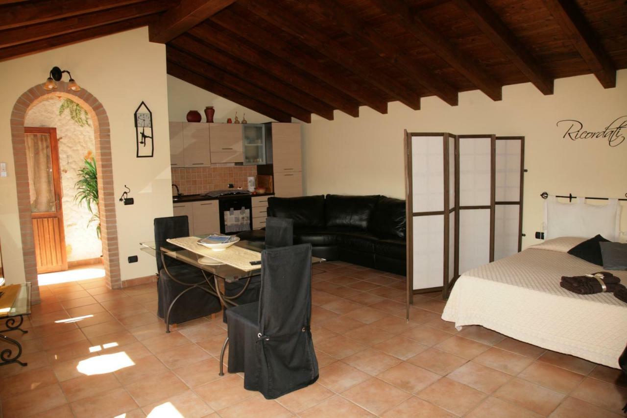L'Isola Felice Apartment Monserrato Εξωτερικό φωτογραφία