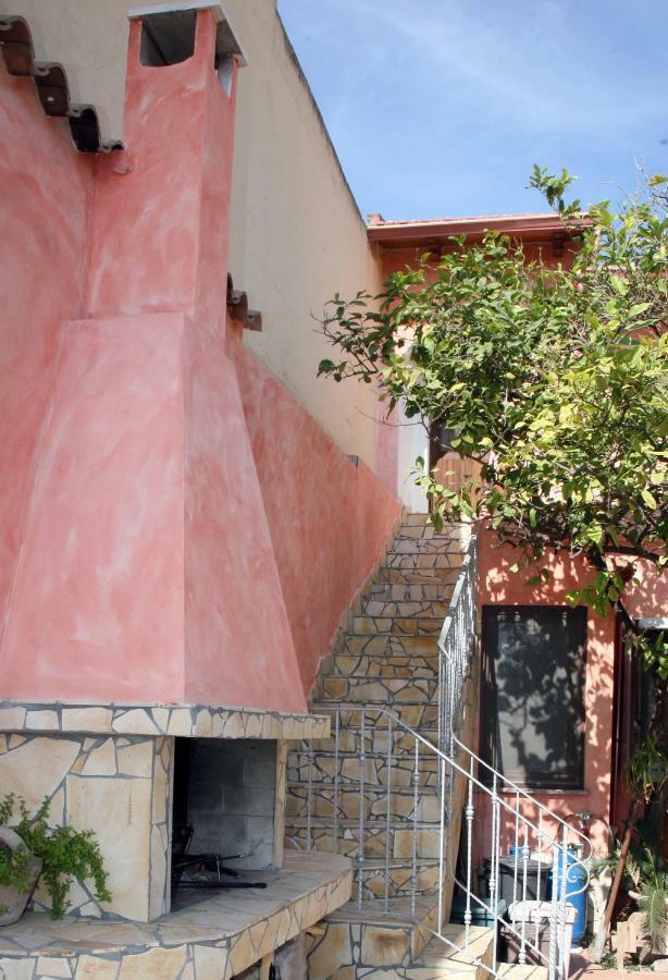 L'Isola Felice Apartment Monserrato Εξωτερικό φωτογραφία