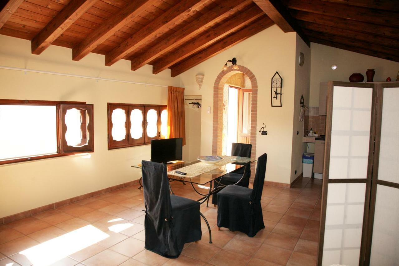L'Isola Felice Apartment Monserrato Εξωτερικό φωτογραφία